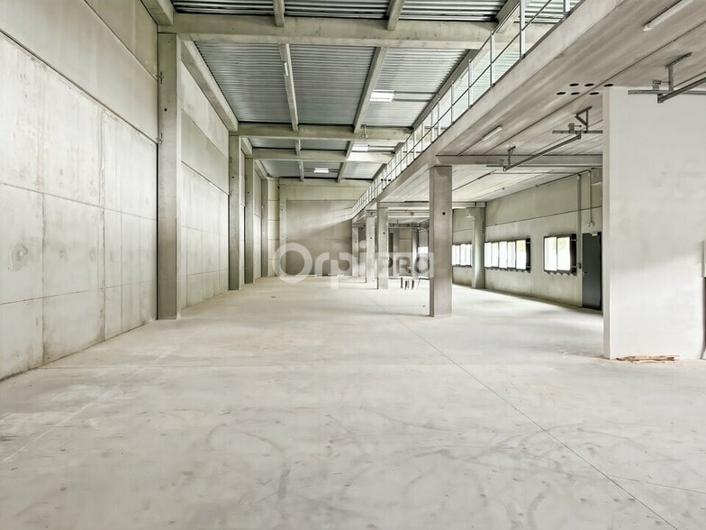 Industrial in La Ciotat to rent - Interior Photo - Image 2 of 7