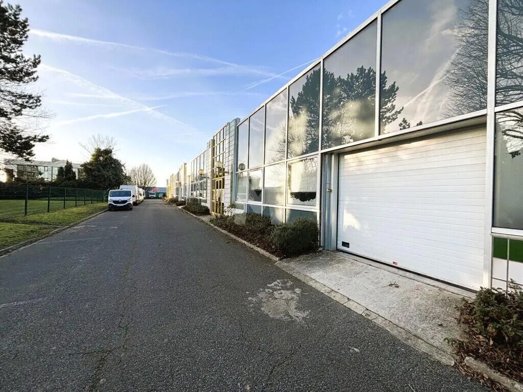 Location Local d'activités 320 m² à 970 m² - Photo 1