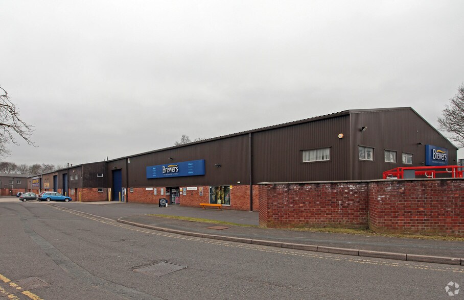 Wyndham Rd, Swindon to rent - Building Photo - Image 2 of 5
