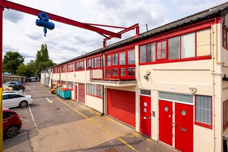 Durnsford Rd, London for rent Building Photo- Image 1 of 4