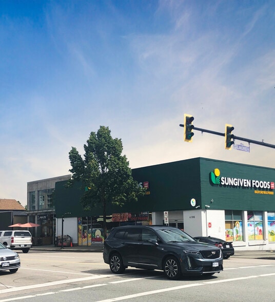 Prime Corner Investment in Burnaby portfolio of 2 properties for sale on LoopNet.co.uk - Building Photo - Image 2 of 4