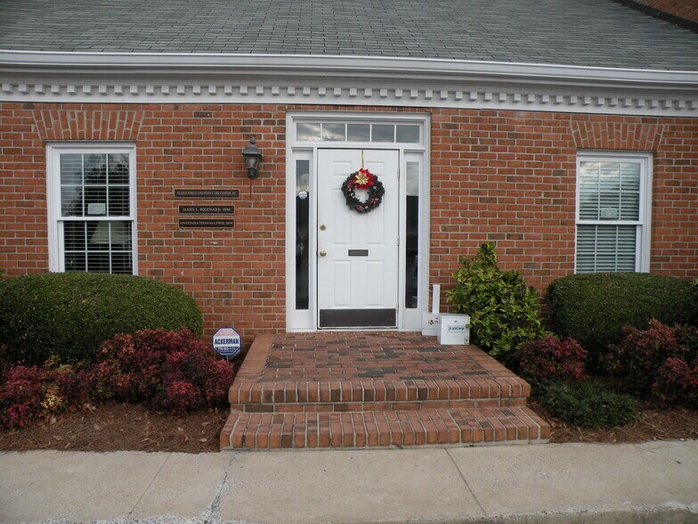 650 Oglethorpe Ave, Athens, GA for rent - Building Photo - Image 1 of 33