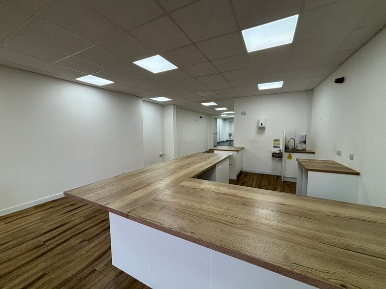 33 Aberdeen, Aberdeen to rent - Building Photo - Image 2 of 3