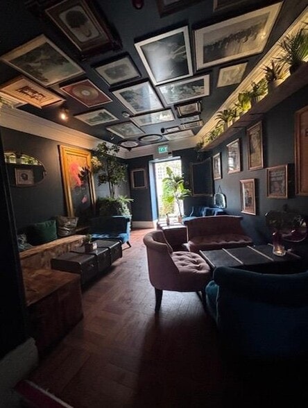 8 Victoria Rd, Penarth for sale - Interior Photo - Image 3 of 4