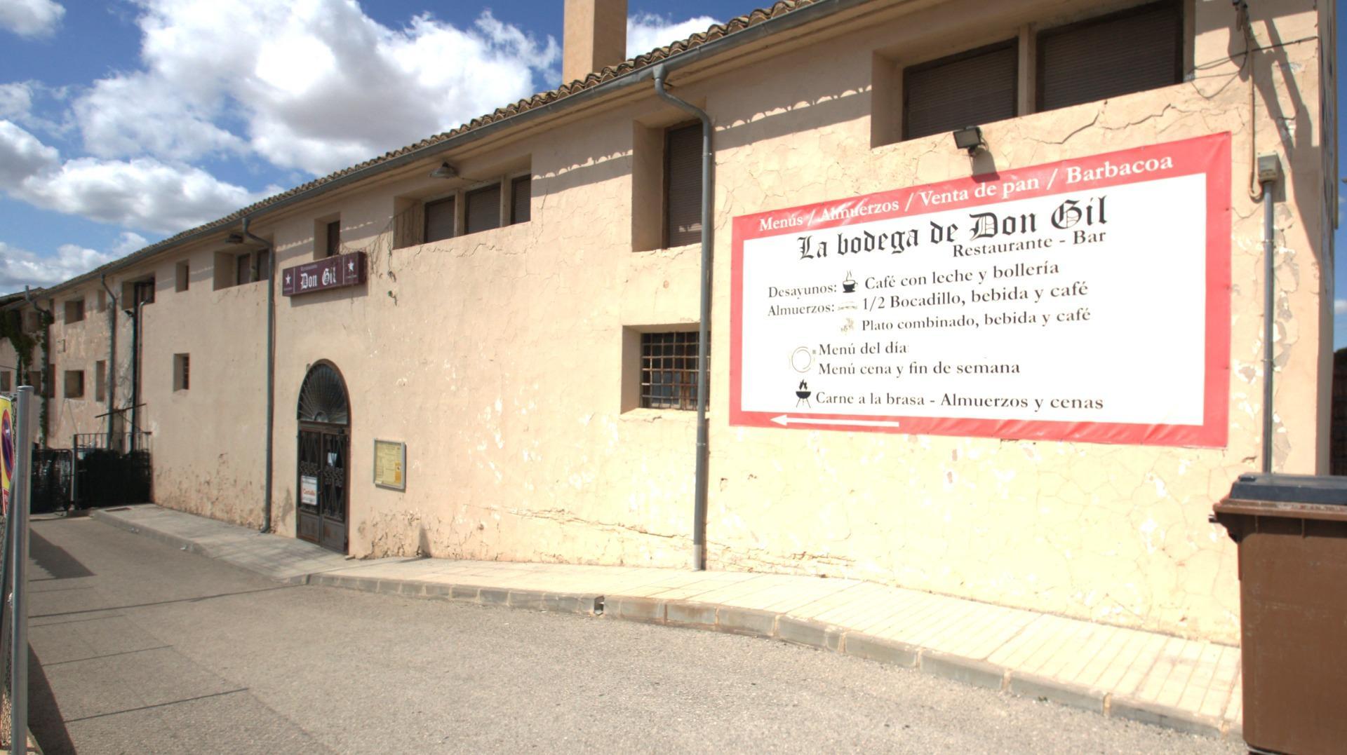 Retail in Sax, Alicante for sale Primary Photo- Image 1 of 26