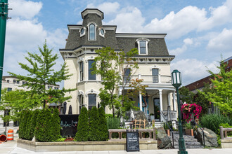 325 S Old Woodward Ave, Birmingham, MI for rent Building Photo- Image 1 of 16