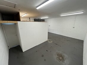 Warrenwood Industrial Estate, Stapleford to rent Interior Photo- Image 1 of 5