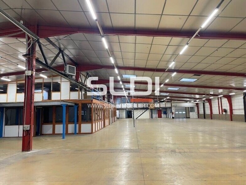 Light Industrial in Rillieux-la-Pape to rent - Interior Photo - Image 3 of 16