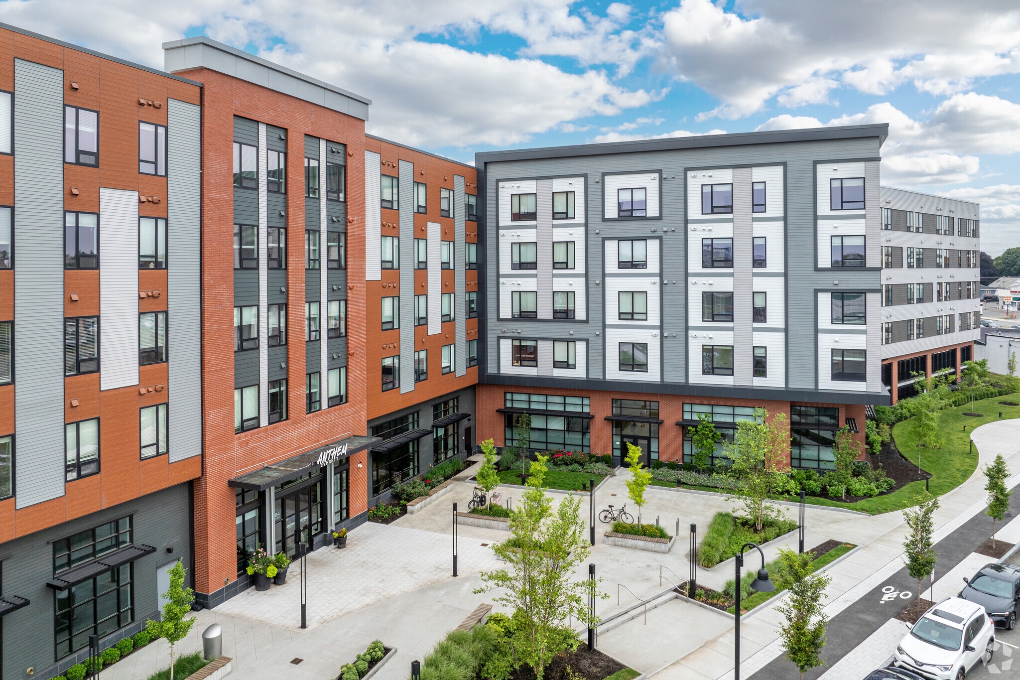 484 2nd St, Everett, MA to rent Primary Photo- Image 1 of 31