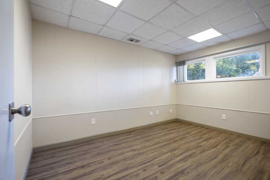 15 W Prospect St, East Brunswick, NJ for rent - Building Photo - Image 2 of 12