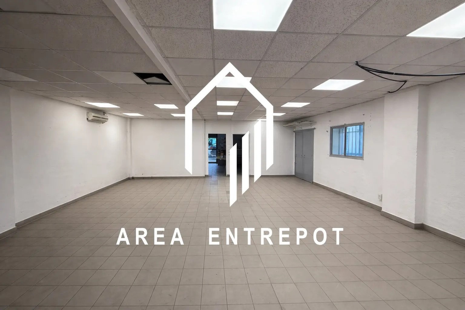 Light Industrial in Marseille to rent Interior Photo- Image 1 of 8