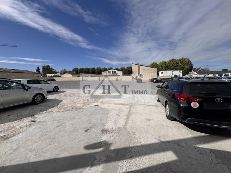 Land in Saint-Soupplets for sale - Building Photo - Image 3 of 9