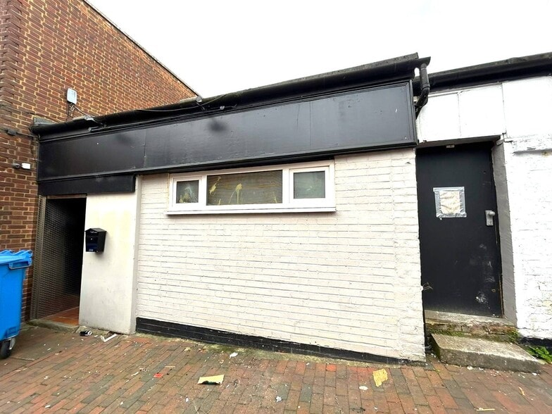1-3 Eleanors Cross, Dunstable for sale - Building Photo - Image 1 of 1