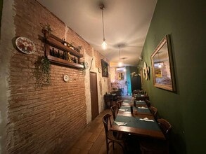 Retail in Barcelona, Barcelona to rent Interior Photo- Image 2 of 7