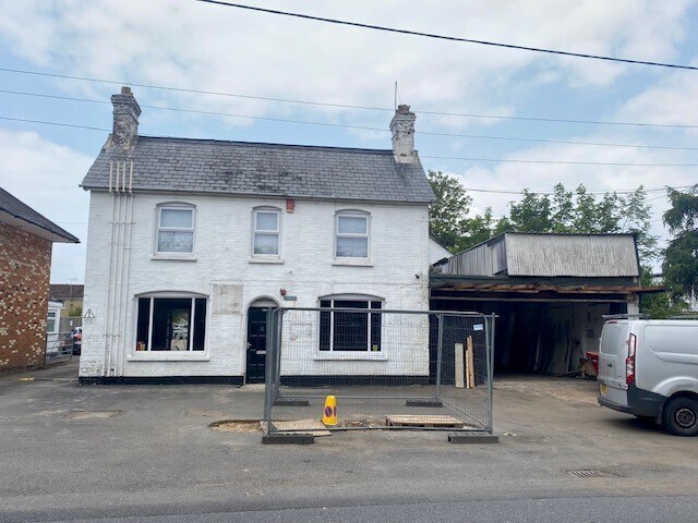 Reading Rd, Reading to rent - Building Photo - Image 1 of 3