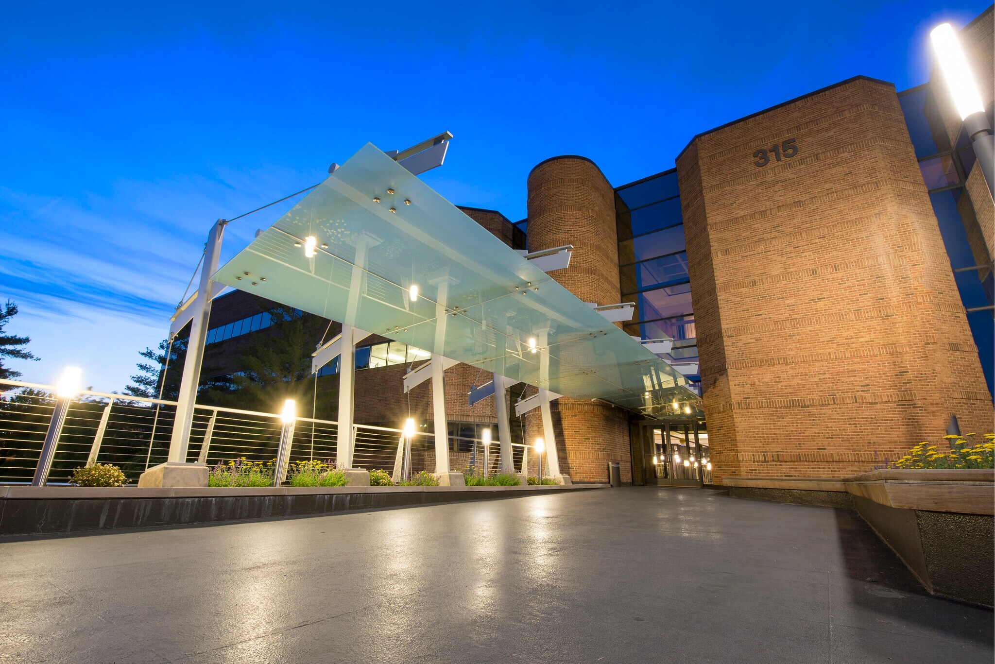 315 E Eisenhower Pky, Ann Arbor, MI to rent Building Photo- Image 1 of 13