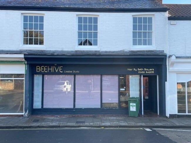 More details for 4 Southgate, Hessle - Retail to Rent