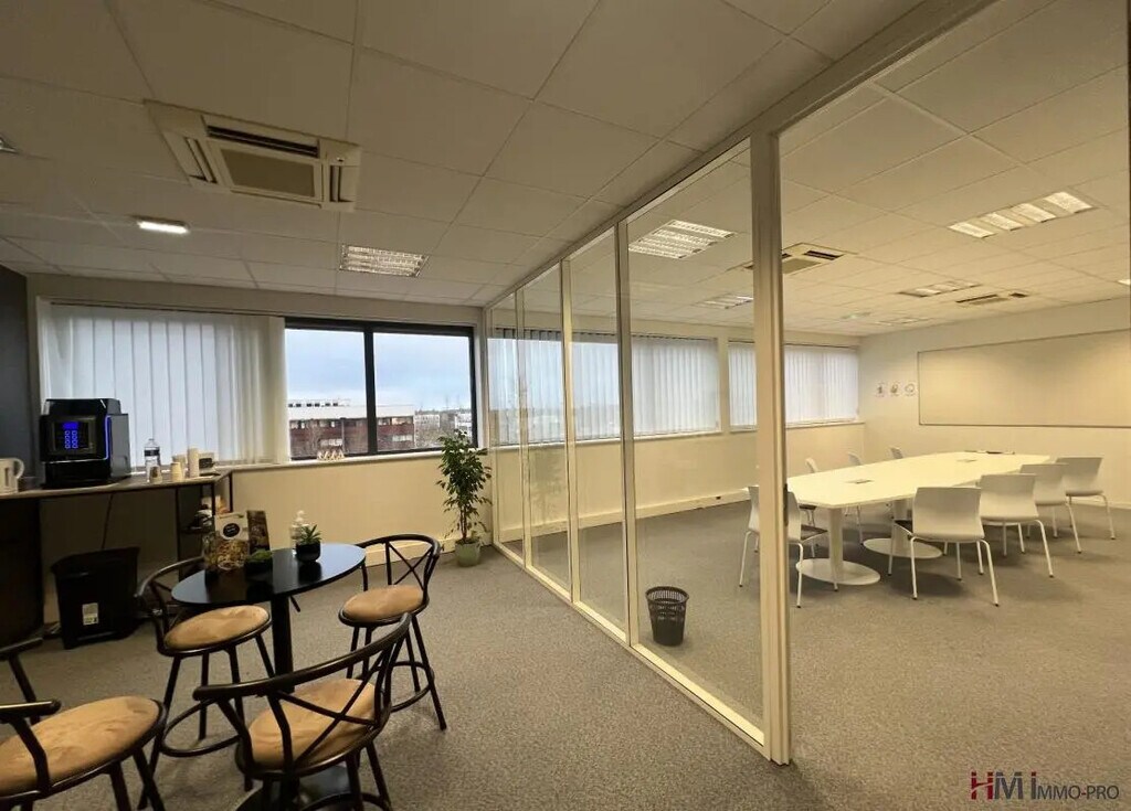 Location Bureaux 143 m² à 260 m² - Photo 1
