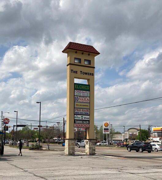 1543 S Bowen Rd, Pantego, TX for rent - Building Photo - Image 3 of 7