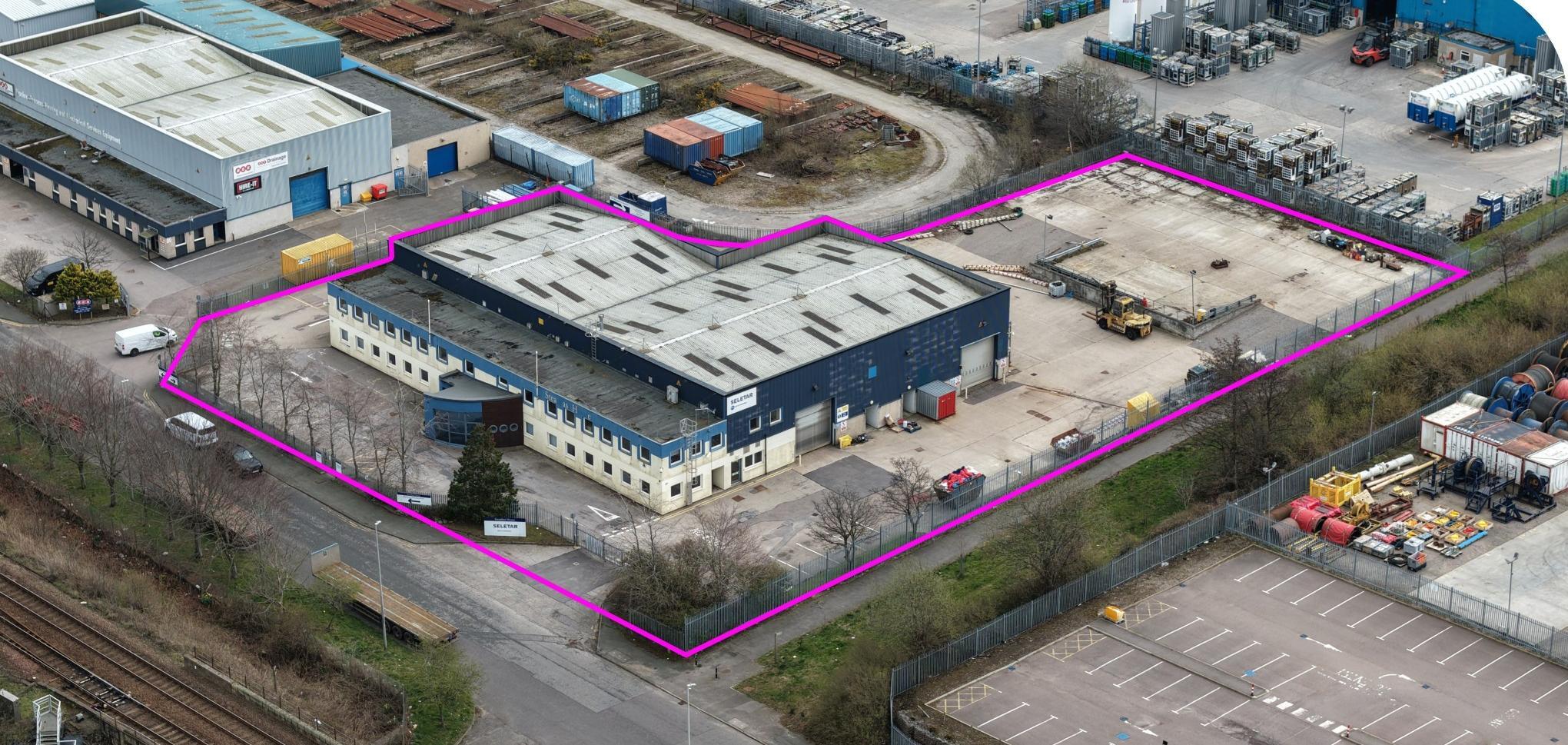 Greenwell Rd, Aberdeen to rent Building Photo- Image 1 of 2