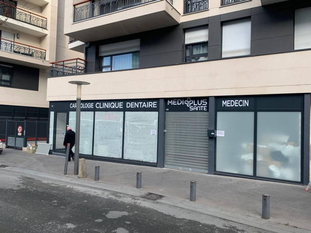 Office / Medical in Colombes to rent Building Photo- Image 1 of 8