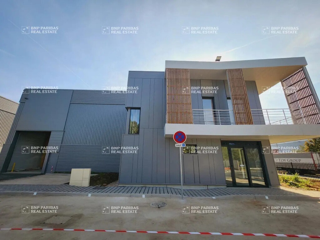 Location Local d'activités 1 426 m² - Photo 1