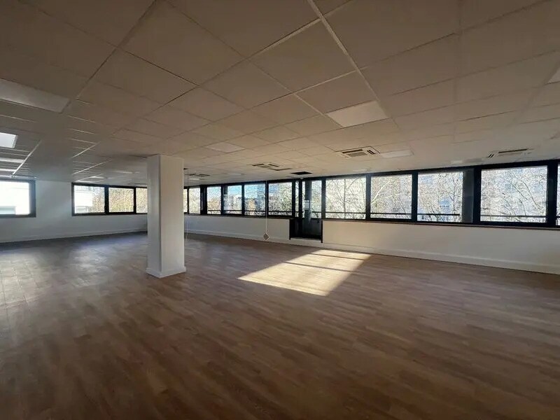 Office in La Garenne-Colombes for sale Interior Photo- Image 1 of 20