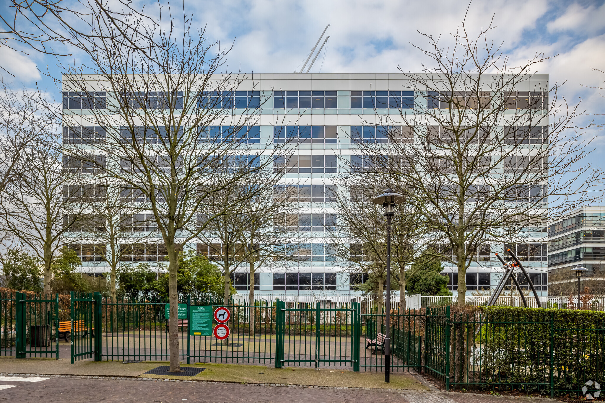 1 Rue De L'Union, Rueil-Malmaison to rent Primary Photo- Image 1 of 11