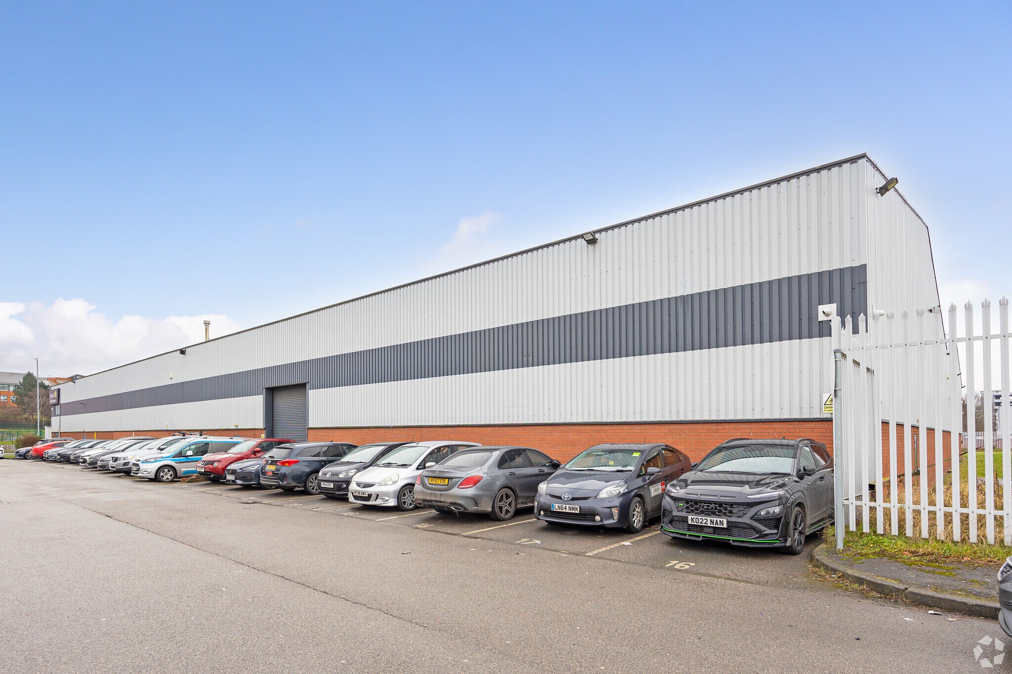 Millshaw Park Ln, Leeds for sale Primary Photo- Image 1 of 1