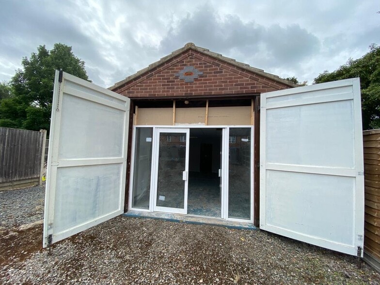 141 Lothair Rd, Leicester to rent - Primary Photo - Image 1 of 2