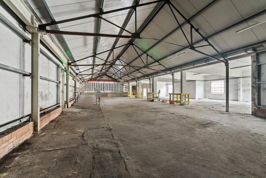 20 - 24 Mayday Rd portfolio of 2 properties for sale on LoopNet.co.uk - Building Photo - Image 3 of 5