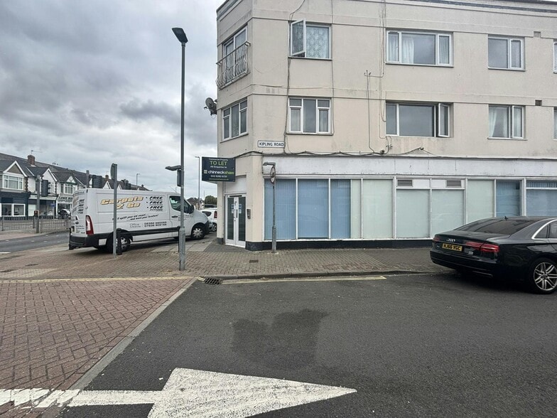 377-387 London Rd, Portsmouth to rent - Building Photo - Image 1 of 12