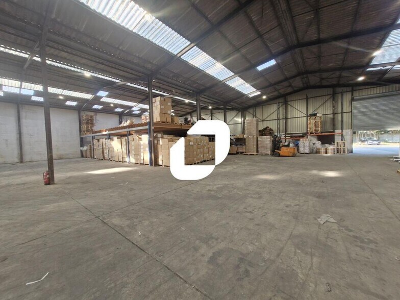 Industrial in Ozoir-la-Ferrière to rent - Building Photo - Image 3 of 7