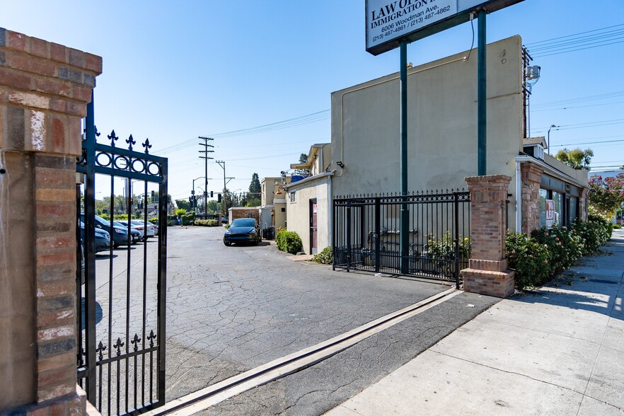 13651 Oxnard St, Van Nuys, CA for rent - Building Photo - Image 3 of 32