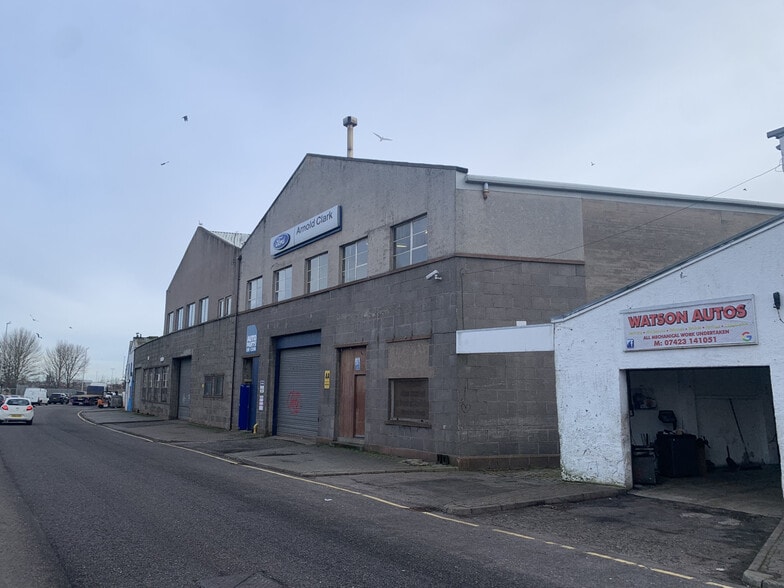 54 Menzies Rd, Aberdeen to rent - Building Photo - Image 2 of 7