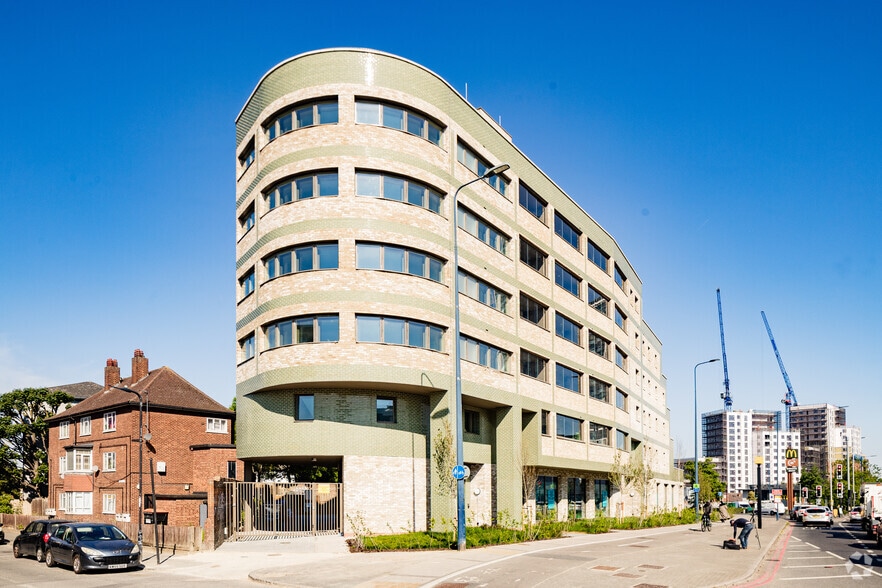 Rosebank Way, London to rent - Primary Photo - Image 1 of 2