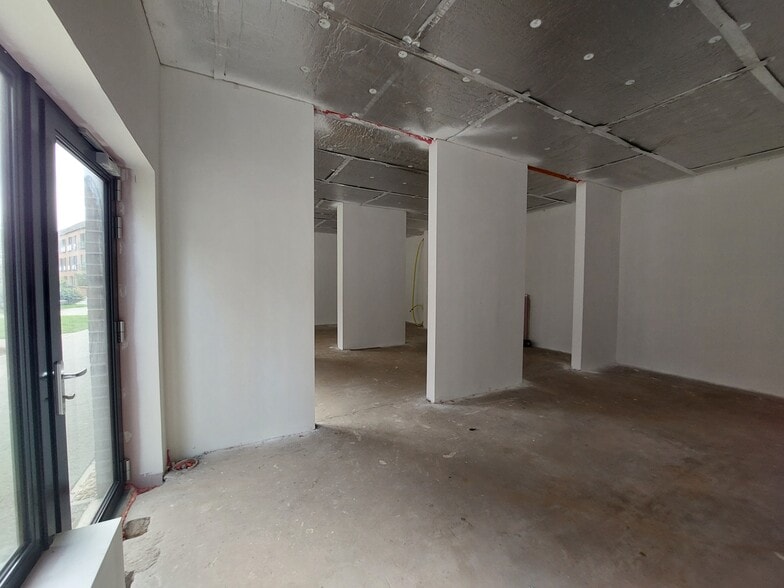 Waterfront Plaza, Edinburgh to rent - Building Photo - Image 2 of 5