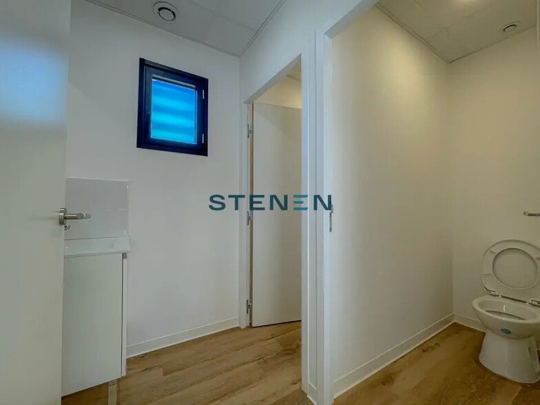 Office in Venelles to rent - Interior Photo - Image 3 of 7