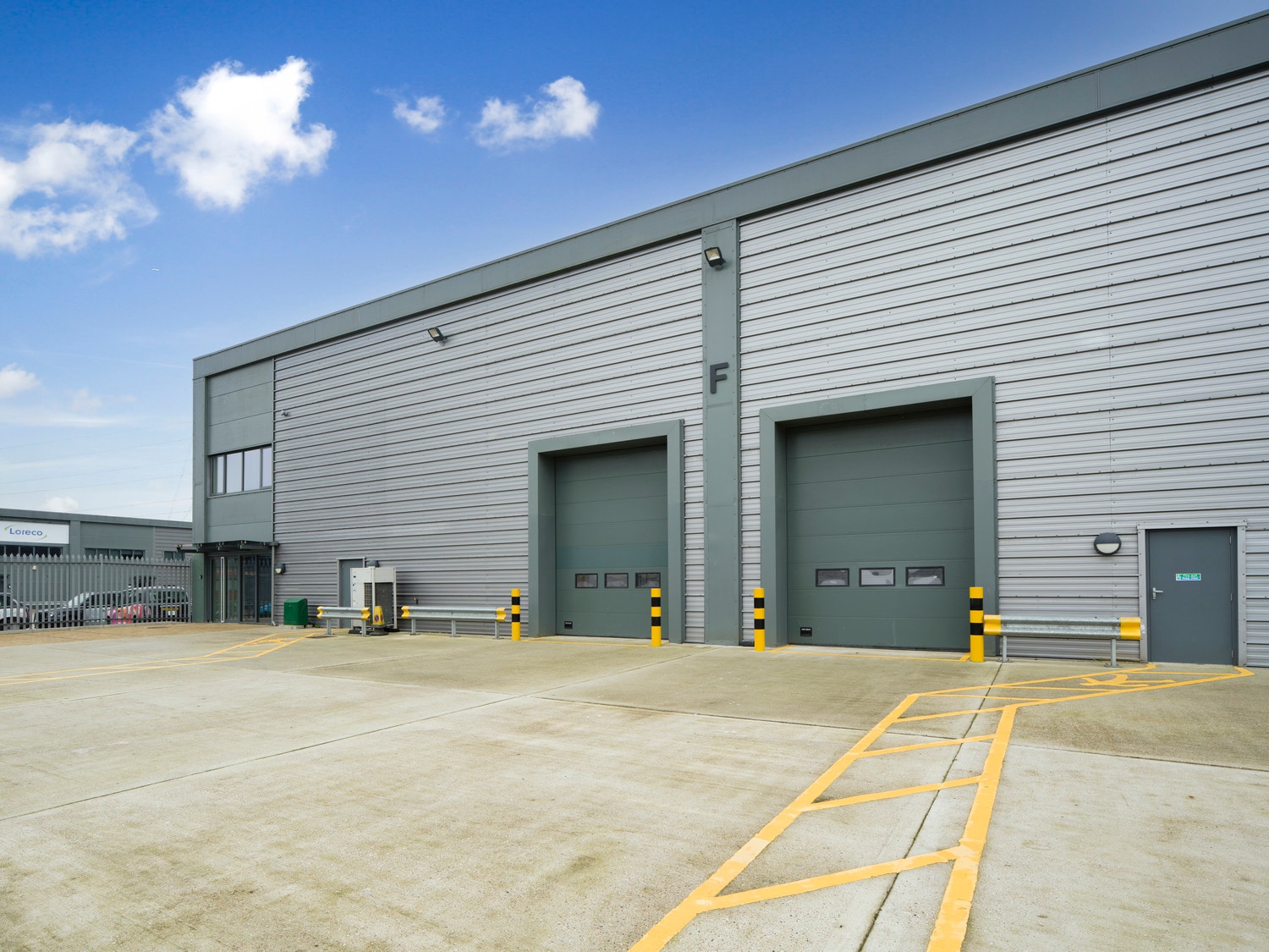 Leeside Rd, London to rent Building Photo- Image 1 of 6