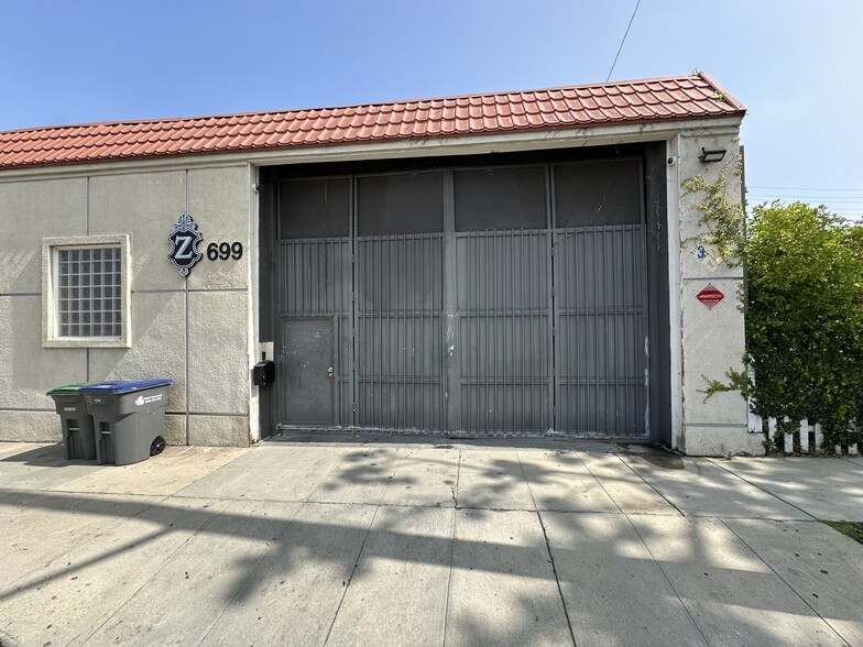 699-705 Ivy St, Glendale, CA for rent - Building Photo - Image 2 of 13