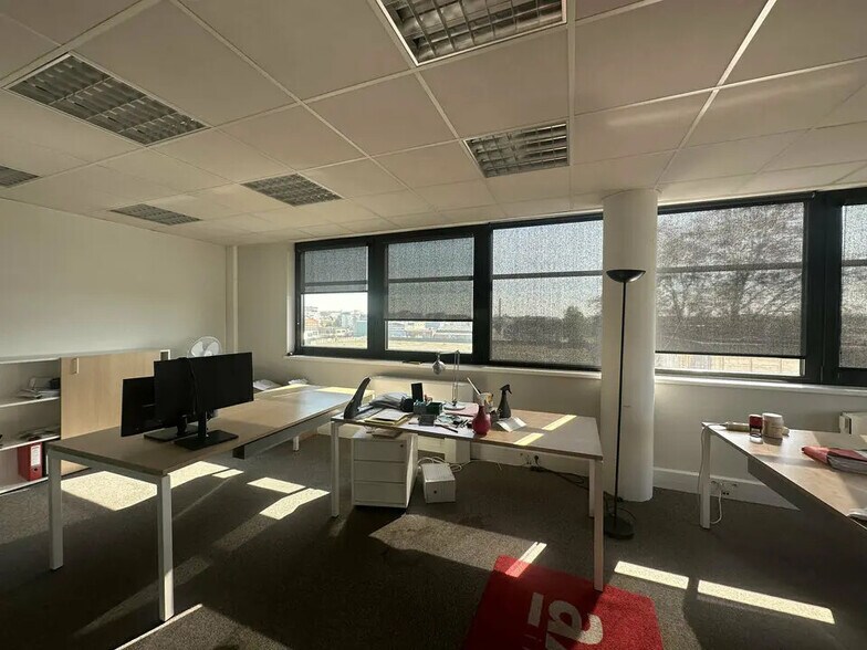 Office in Strasbourg to rent - Interior Photo - Image 2 of 8
