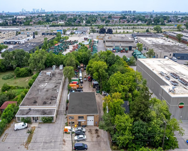 102 Cartwright Ave, Toronto, ON for sale - Building Photo - Image 1 of 8