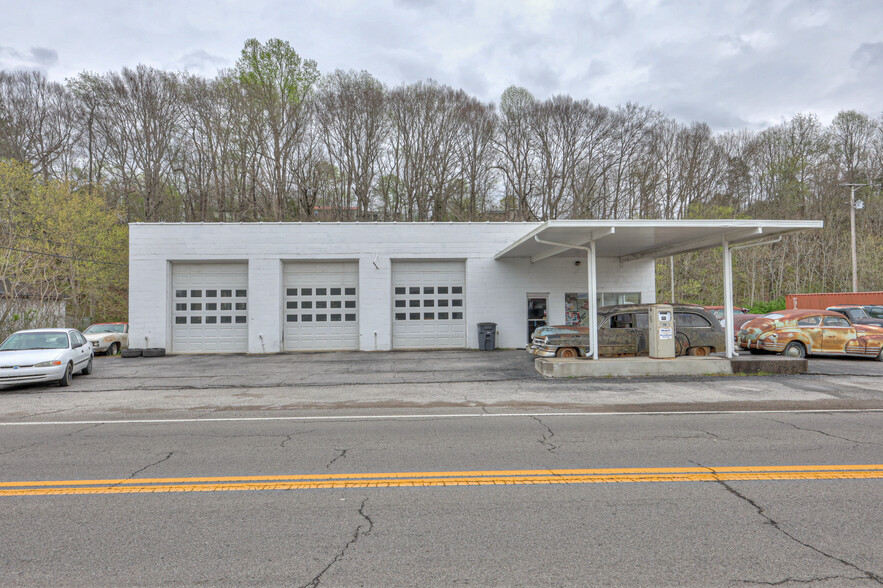 290 Main St, Red Boiling Springs, TN for sale - Building Photo - Image 2 of 18