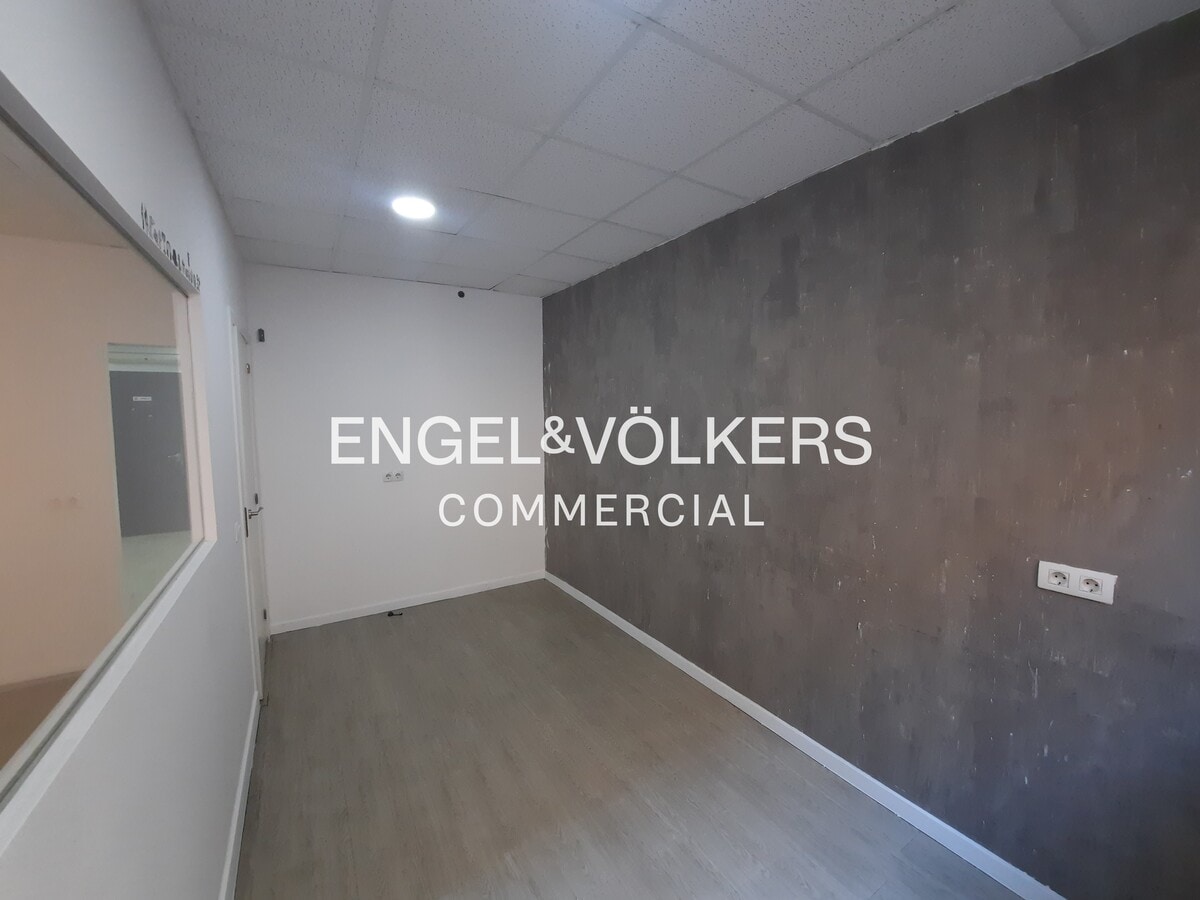 Carrer de Constància, 7, Esplugues de Llobregat, BAR 08950 -  -  - Interior Photo - Image 2 of 6