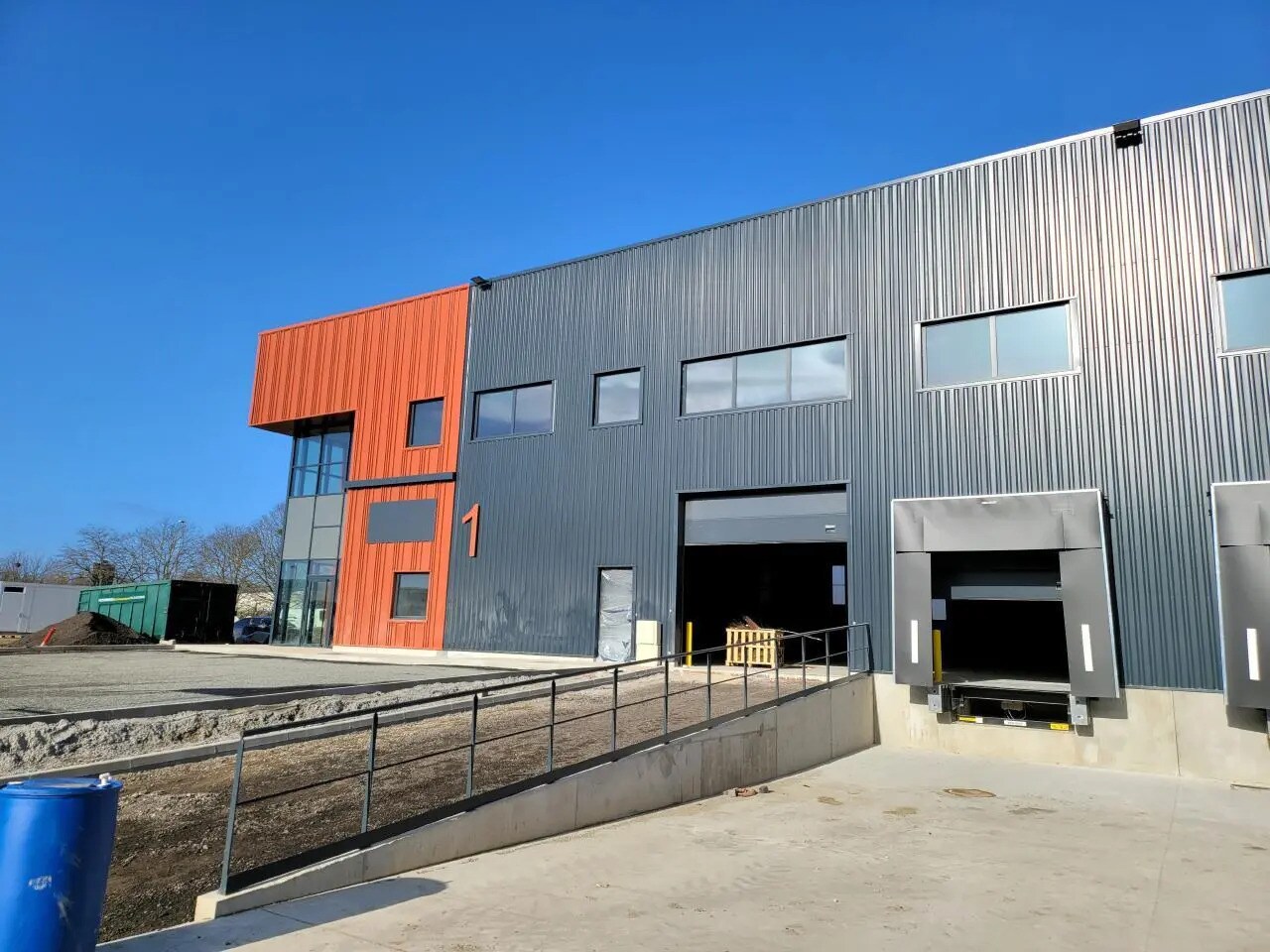 Office in SAINT-OUEN-L'AUMONE to rent Building Photo- Image 1 of 17