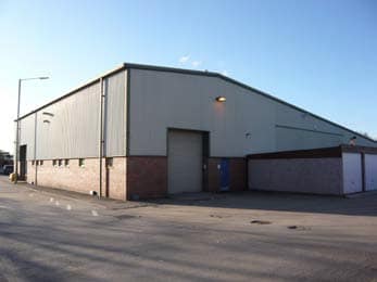 Mill Rd, Esher to rent - Building Photo - Image 3 of 12