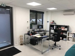 12 Chemin Des Gorges, Dardilly to rent Interior Photo- Image 1 of 9