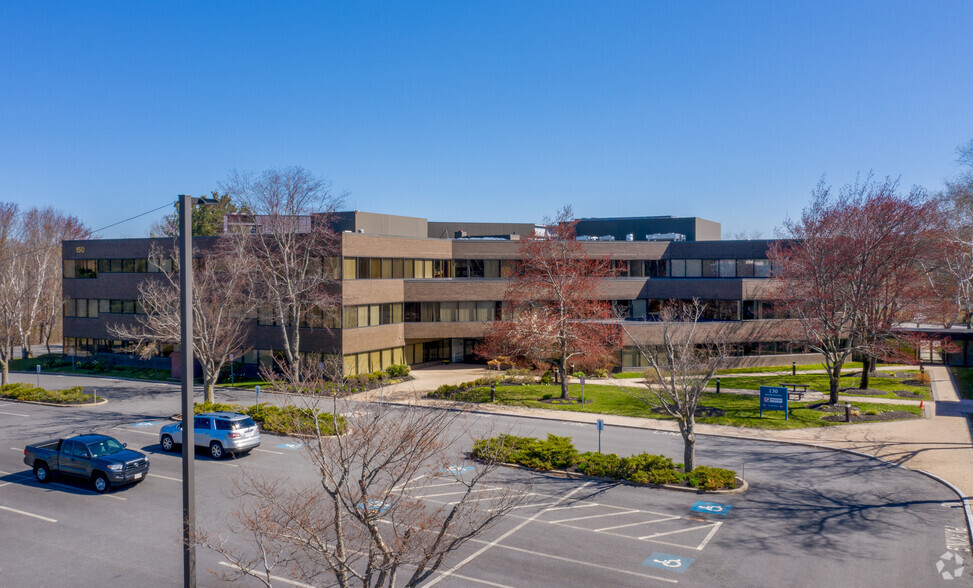 150 Baker Avenue Ext, Concord, MA for rent - Building Photo - Image 1 of 9