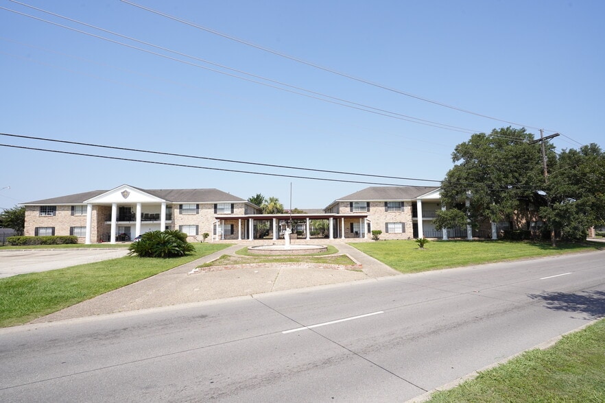 675 Wooddale Blvd, Baton Rouge, LA for sale - Primary Photo - Image 2 of 6