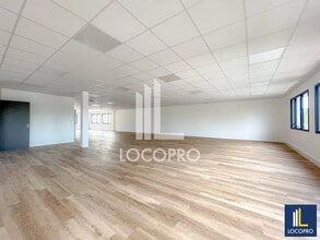 480 Route De Berre, Éguilles for sale Interior Photo- Image 2 of 6